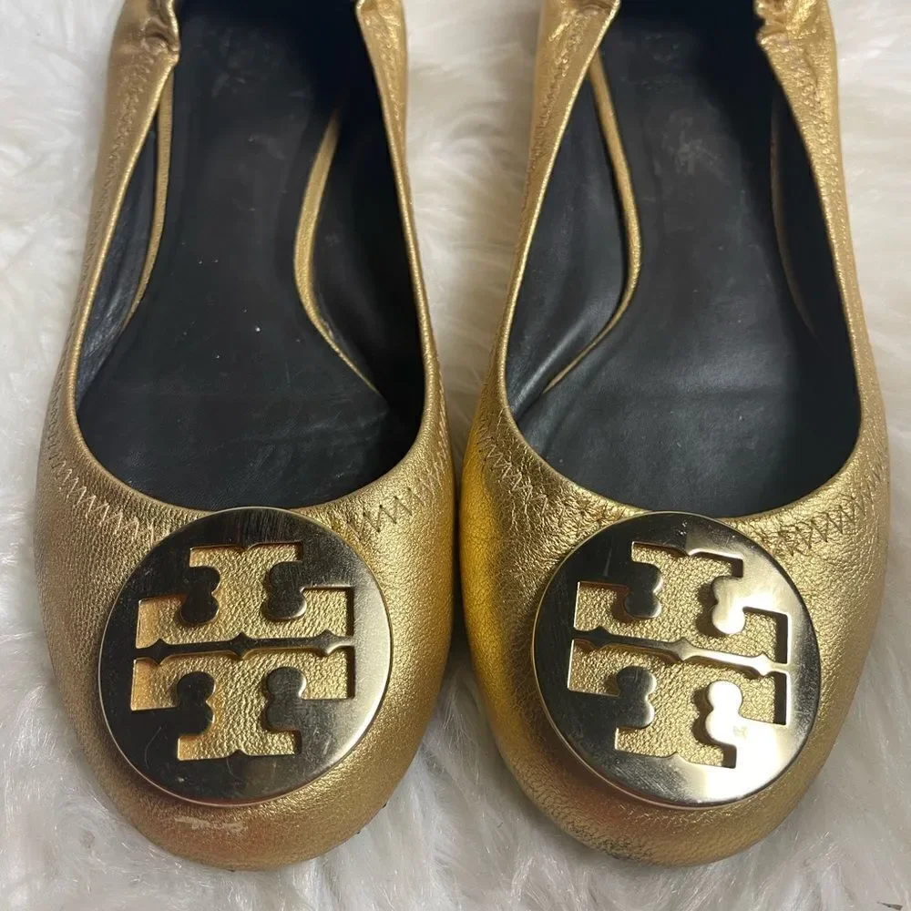 Tory Burch leather Gold slip on  flats round toe gold tone logo accent SZ9M